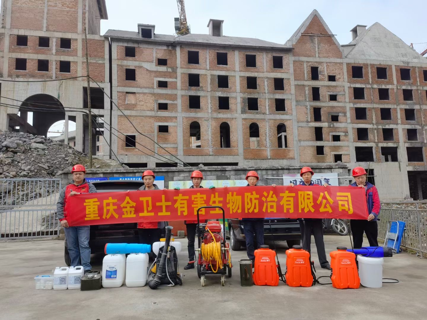 重慶陽光童年旅游景區(qū)，瑞士驛站白蟻防治施工現(xiàn)場
